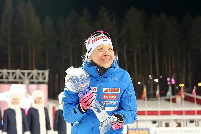 Di Andrew Fedorov - Kaisa Mäkäräinen (FIN) con Il Globo di Cristallo IBU 2018, CC BY 2.0